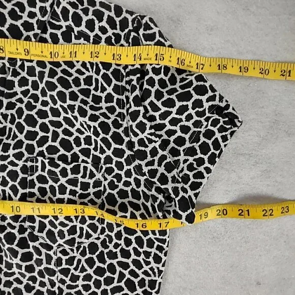 Kim Rogers Petite 100% Linen Black White Pattern Button Down Shirt Size PS - Picture 8 of 11